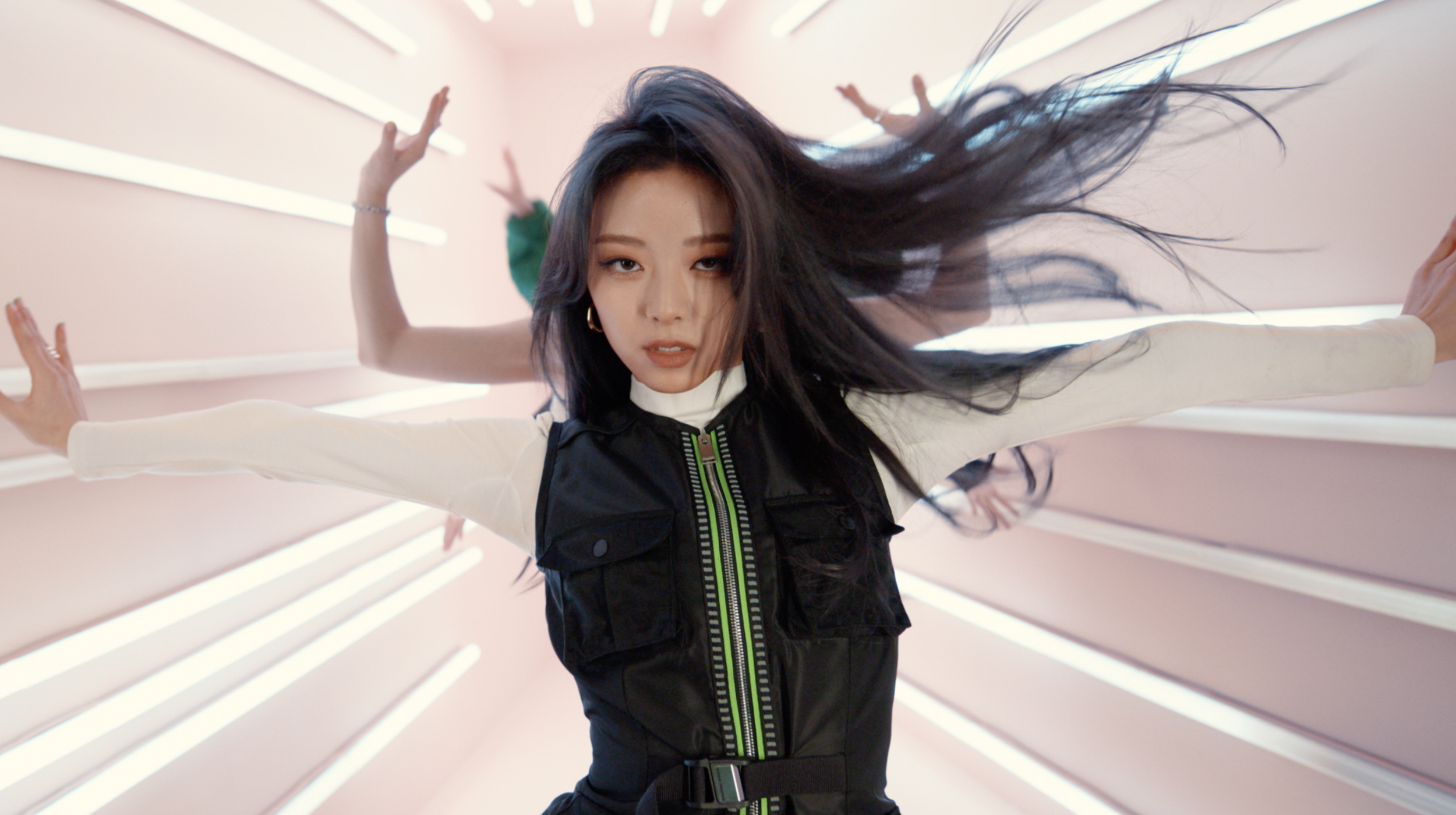ITZY X MAYBELLINE — ELYSIA BERMAN